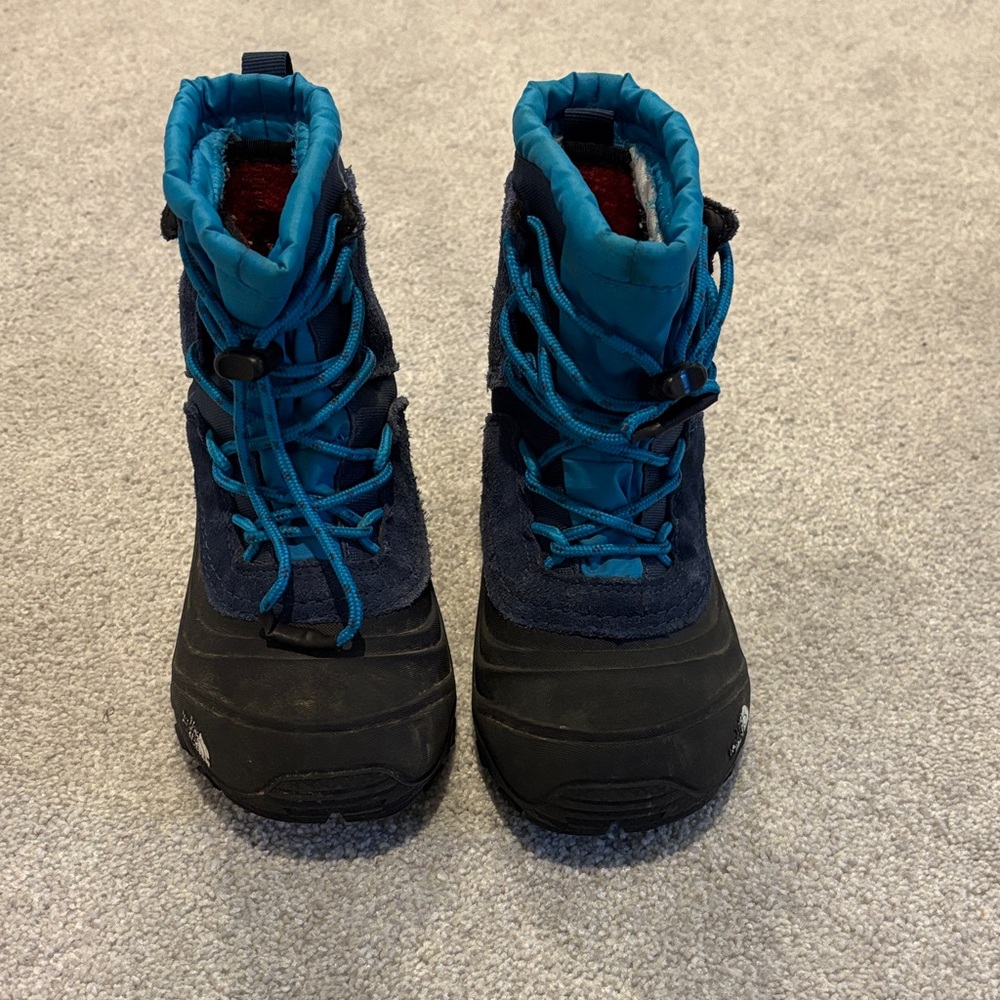 The North Face Youth Alpenglow V Waterproof Boots